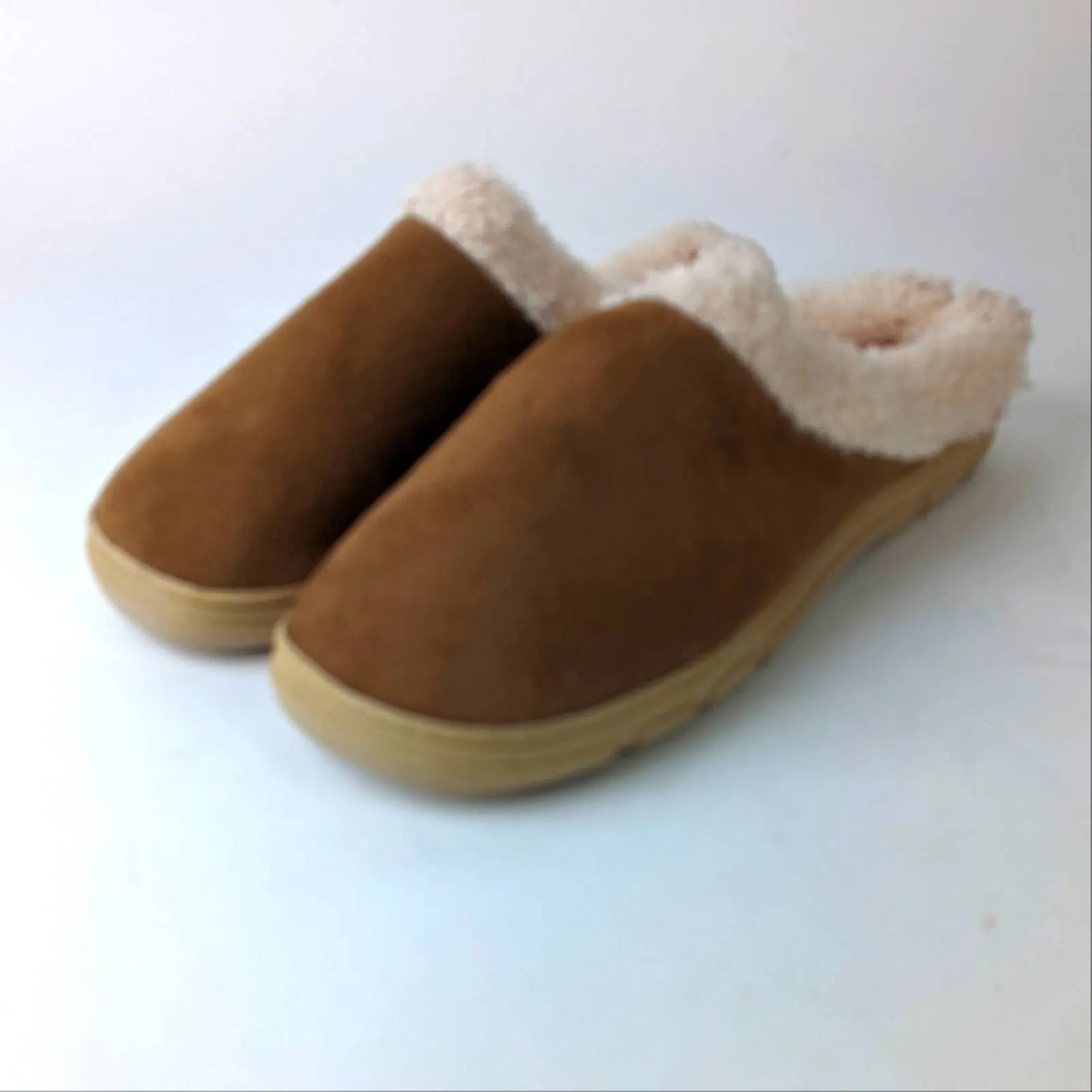 NWOT Bedroom Slippers 8