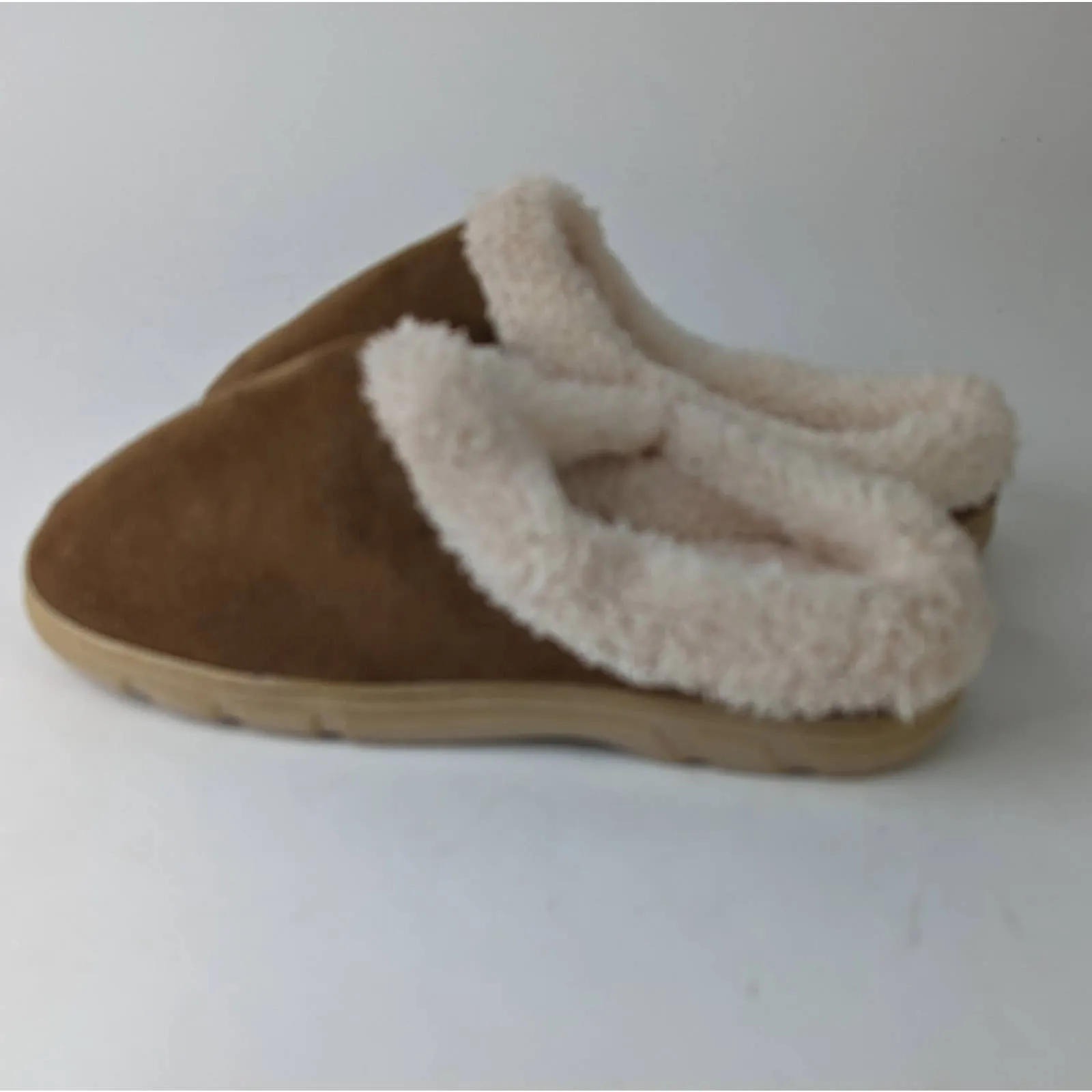 NWOT Bedroom Slippers 8